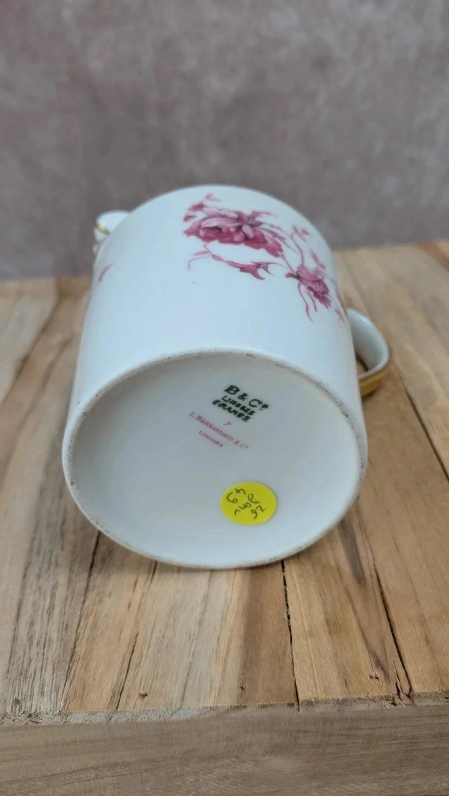 Petit pot à lait en porcelaine de Limoges B&c décor floral rose – photo 6